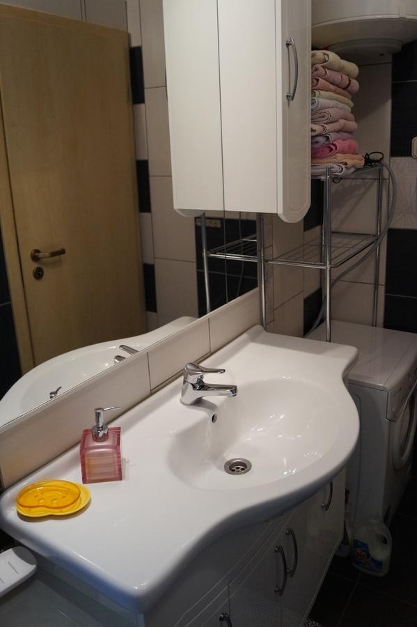 Apartment Lucija Кострена Екстериор снимка
