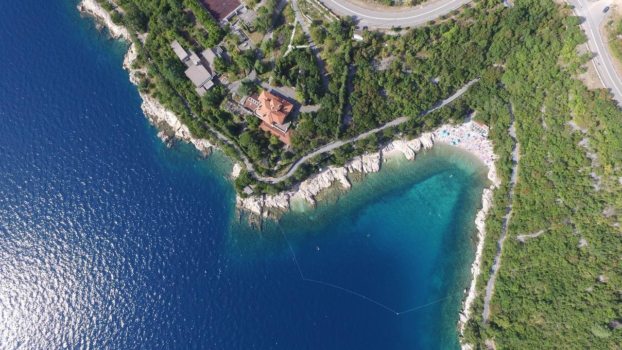 Apartment Lucija Кострена Екстериор снимка