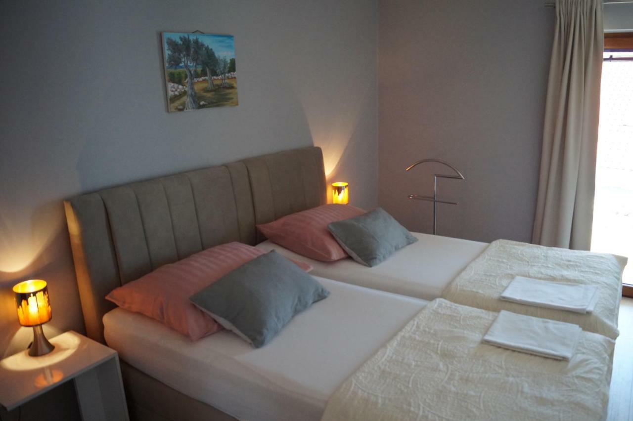 Apartment Lucija Кострена Екстериор снимка